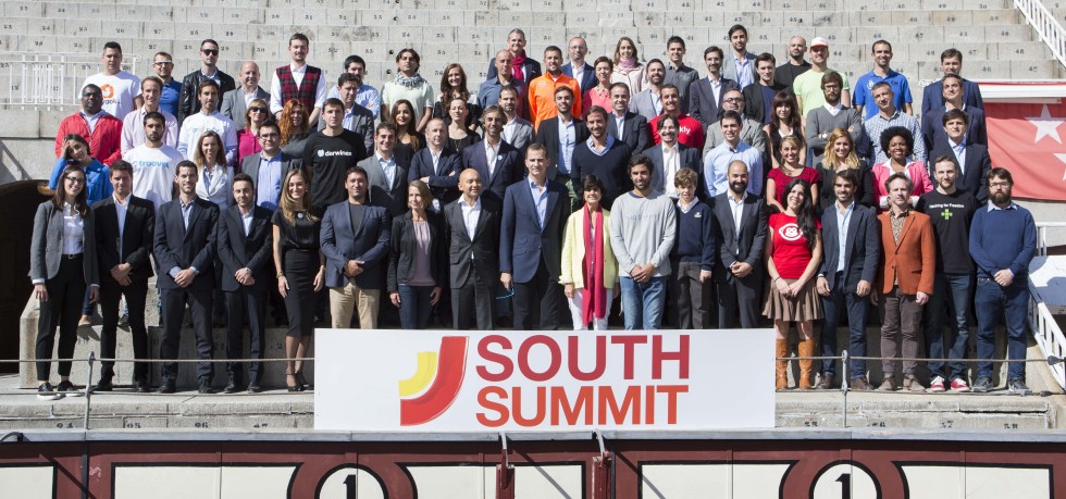 El Rey Felipe posa con BrandManic y las 100 startups finalistas. Fuente: Spain Startup.